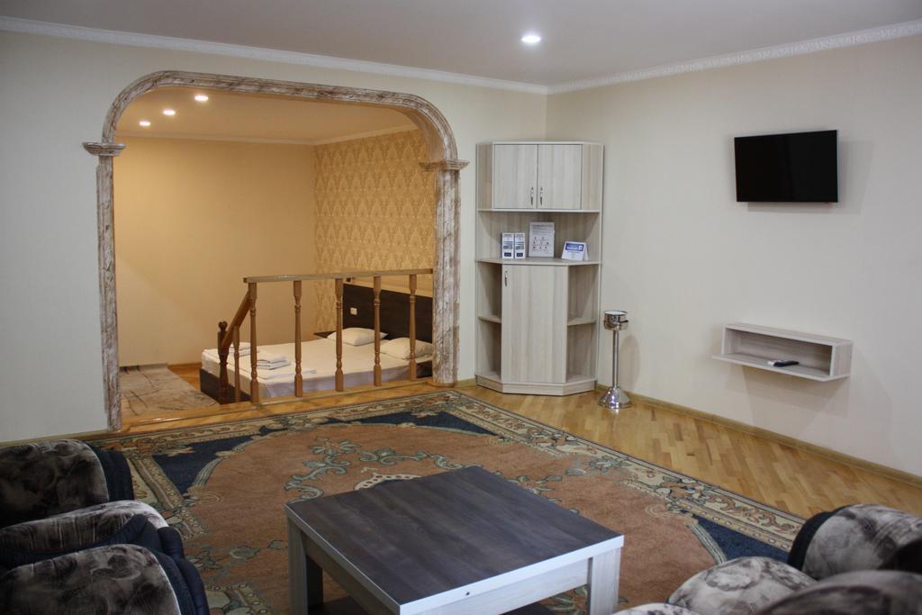 Hotel Paradise 2*