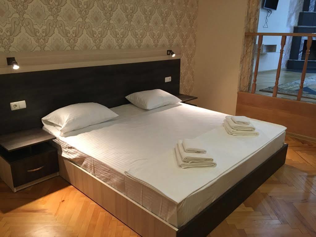 Paradise Hotel 2*